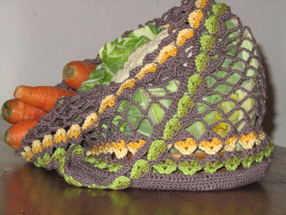 Crochet a Shoulder Tote from Grocery Bags