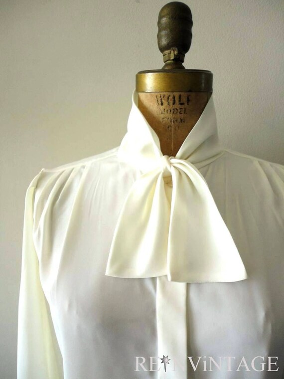 vintage CREME DE LAiT secretary top