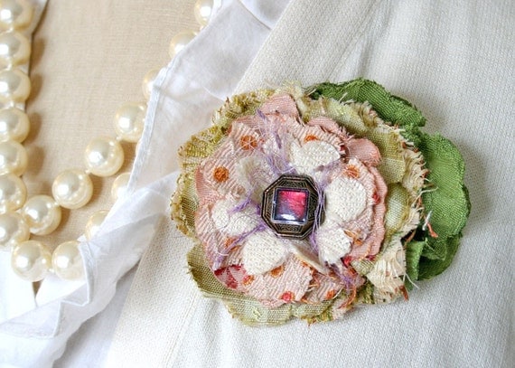 Soft Pink Romantic Bloom Flower Corsage Pin