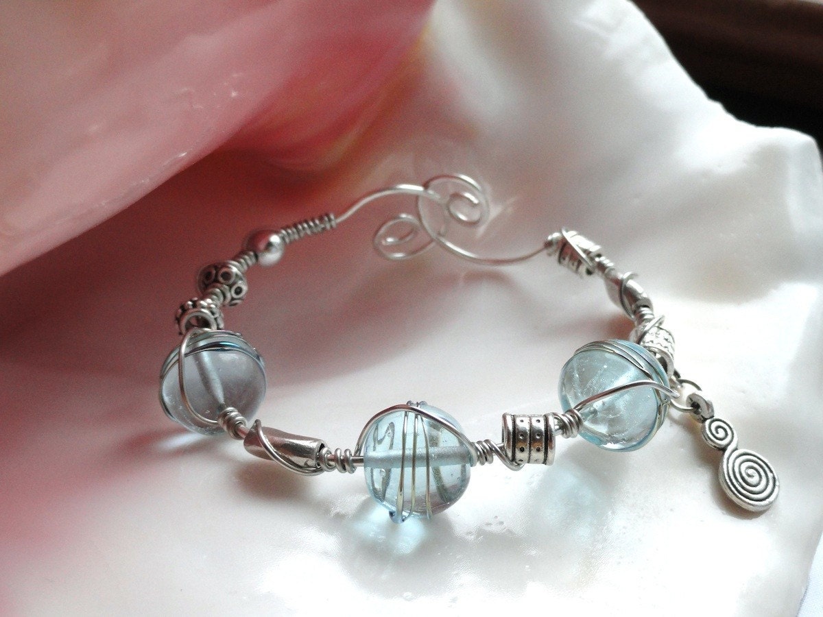 Cool Clean Water Aqua Blue Lampwork Bead Sterling Siver Bracelet