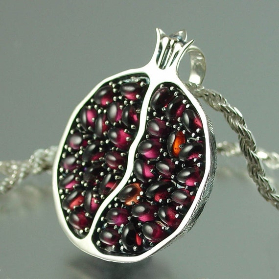 JUICY POMEGRANATE silver garnet pendant