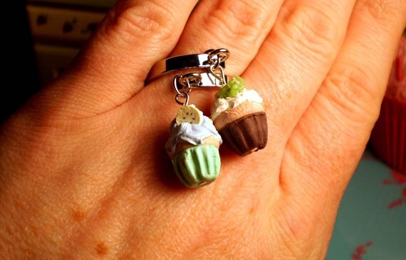 Dangling Cupcake Charm Ring