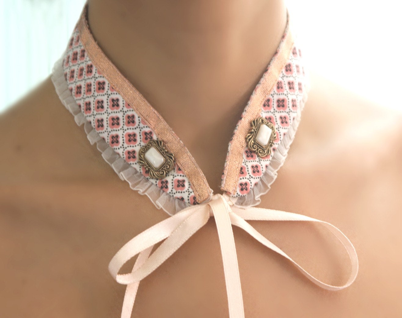 vintage style fabric collar with satin ribbon