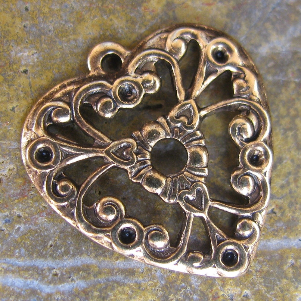6 Antique Gold Brass Jewelry Heart Charm Pendent 47