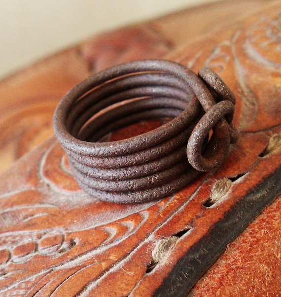Womens Western Ring Band of Rustic Vintage Ranch Wire