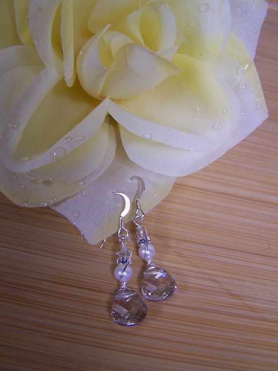 Bridal Crystal And Pearl Earrings Preview 1