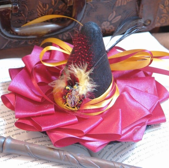 Harry Potter Gryffindor Crest Mini Witch Or Wizard Hat In Crimson And Gold For Hogwarts Uniform , Costume or Cosplay