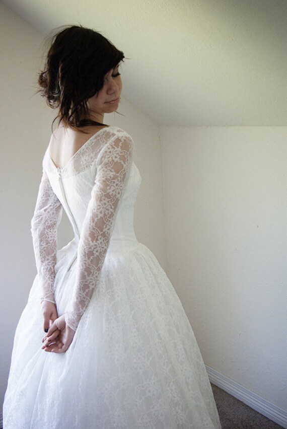 1950s wedding dress