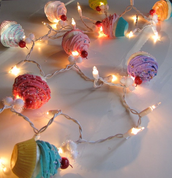 Fake Cupcake Cupcake Lovers String of Lights 12 Legs Orignal Concept Design 10 Mini Assorted Cupcakes Perfect for Bakery Decor Kitchens