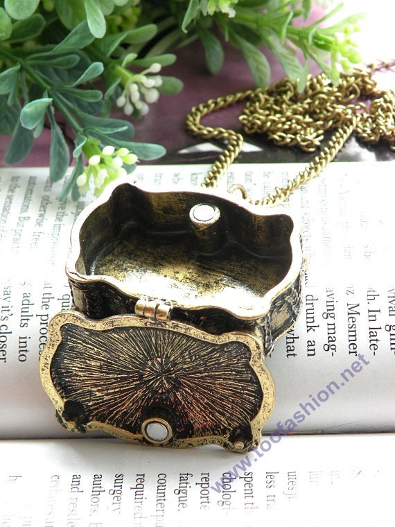 Pretty retro copper can open stereoscopic casket jewel case with Millet sprays pattern necklace pendant vintage style