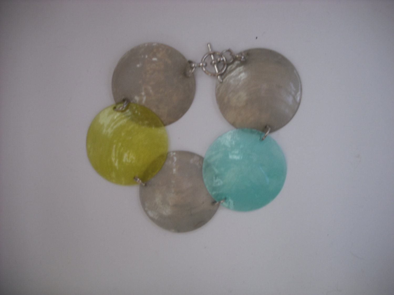 Round Multicolor Shell Bracelet