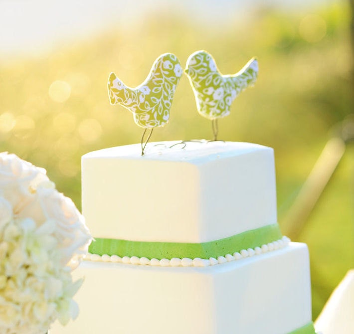 Love Bird Wedding Cake Topper, Summer Green, White Flower, Outdoor Wedding, Wedding Gift