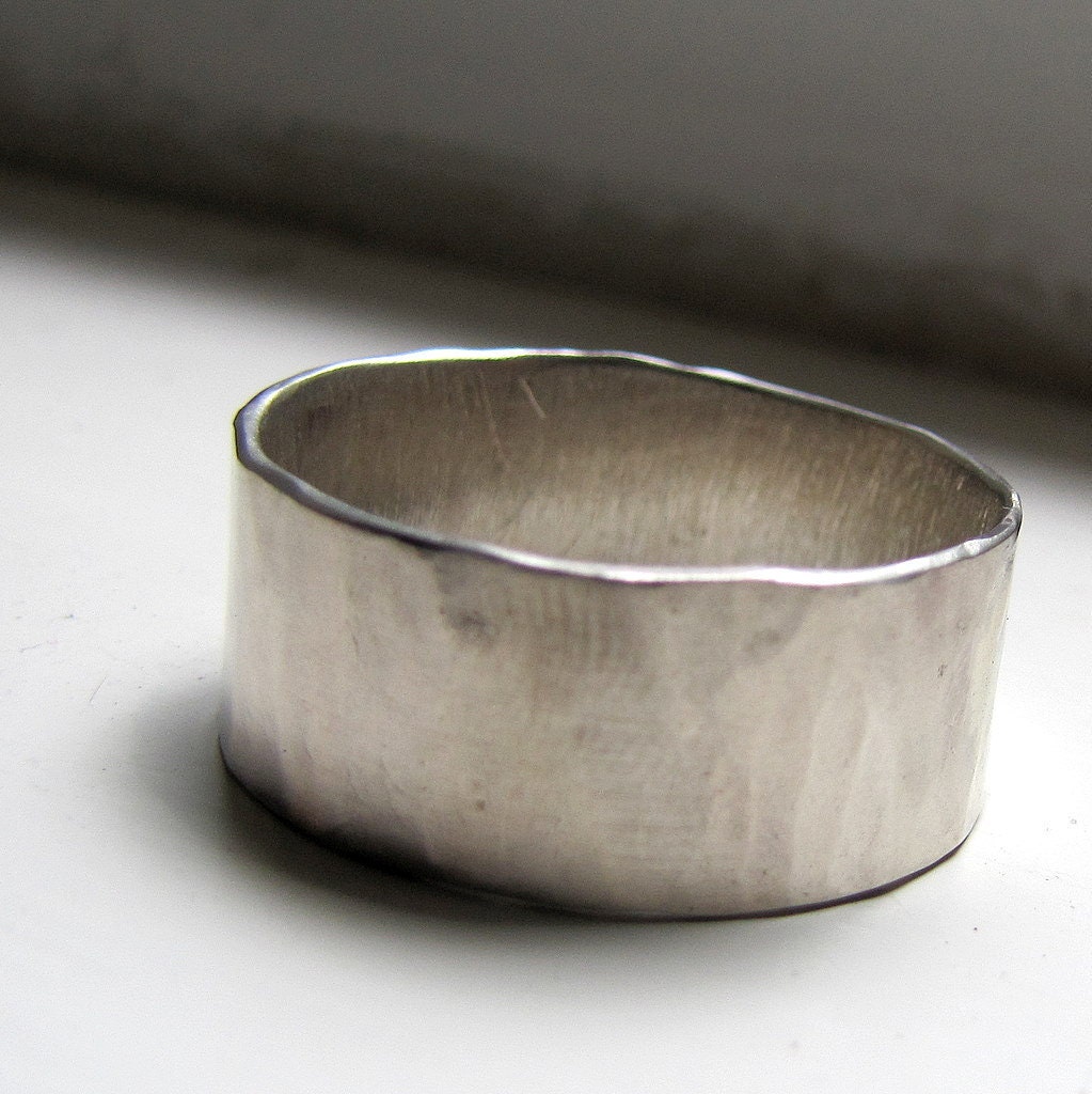 Rustic Plus Size White Gold Unique Wedding Ring For Men or Women