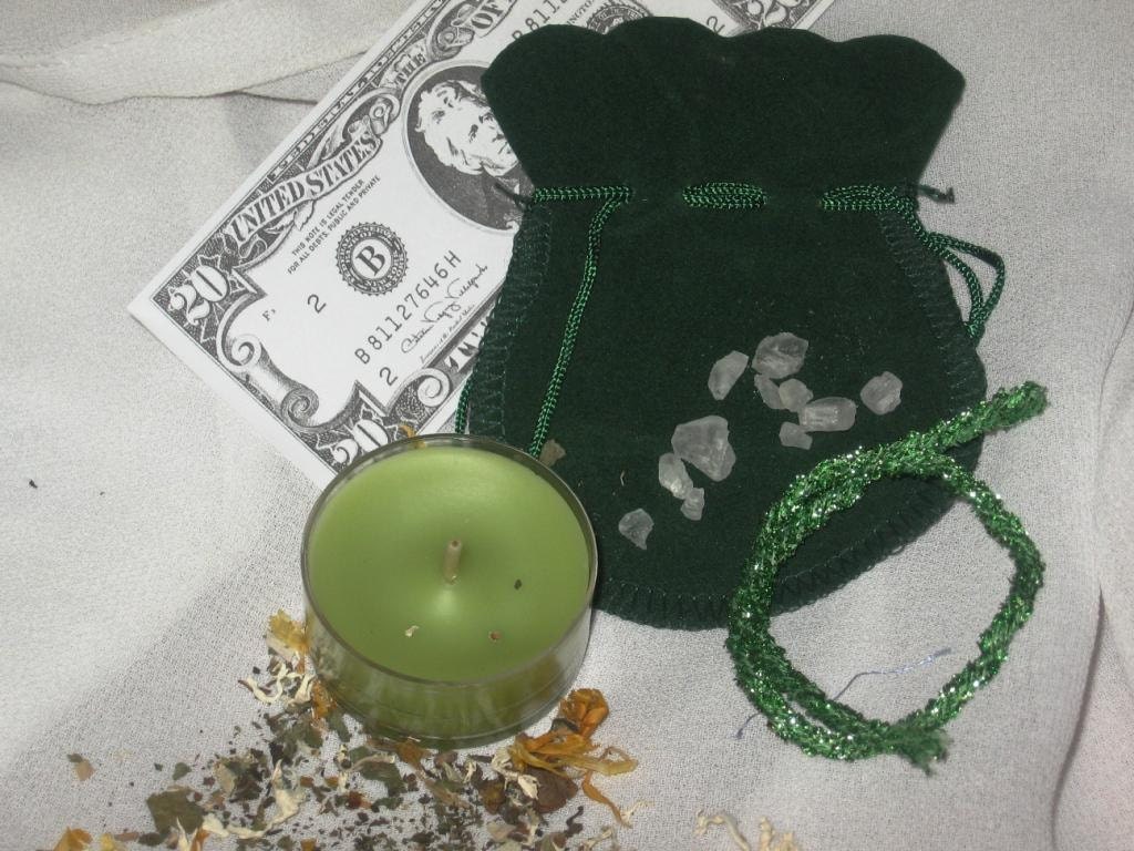 Money Drawing Knot Spell and Sachet Kit