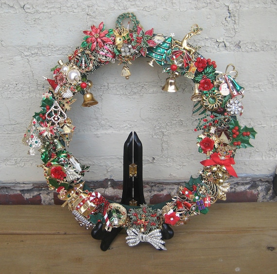 Christmas Wreath  Vintage  Brooch Holiday Pin Upcycled OOAK Altered Art Holidays Collage