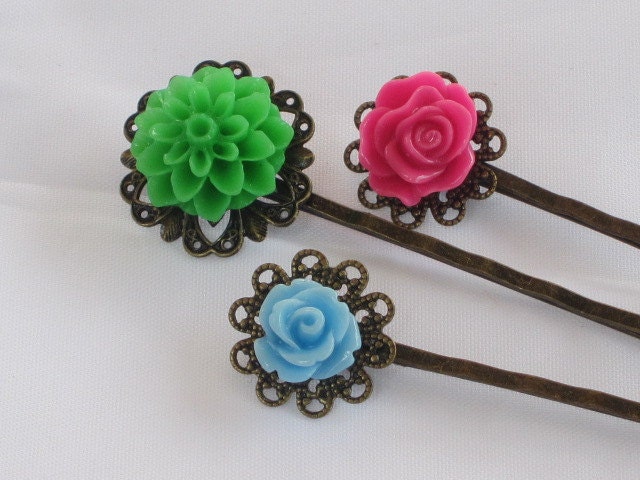 Vintage Inspired Lucite Flower Bobby Pin Set - 3 Piece Mum and Rose Assortment on Bronze Filigree