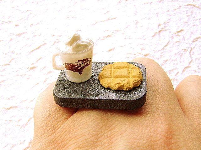 Hot Chocolate  Cookie  Vintage Car Ring