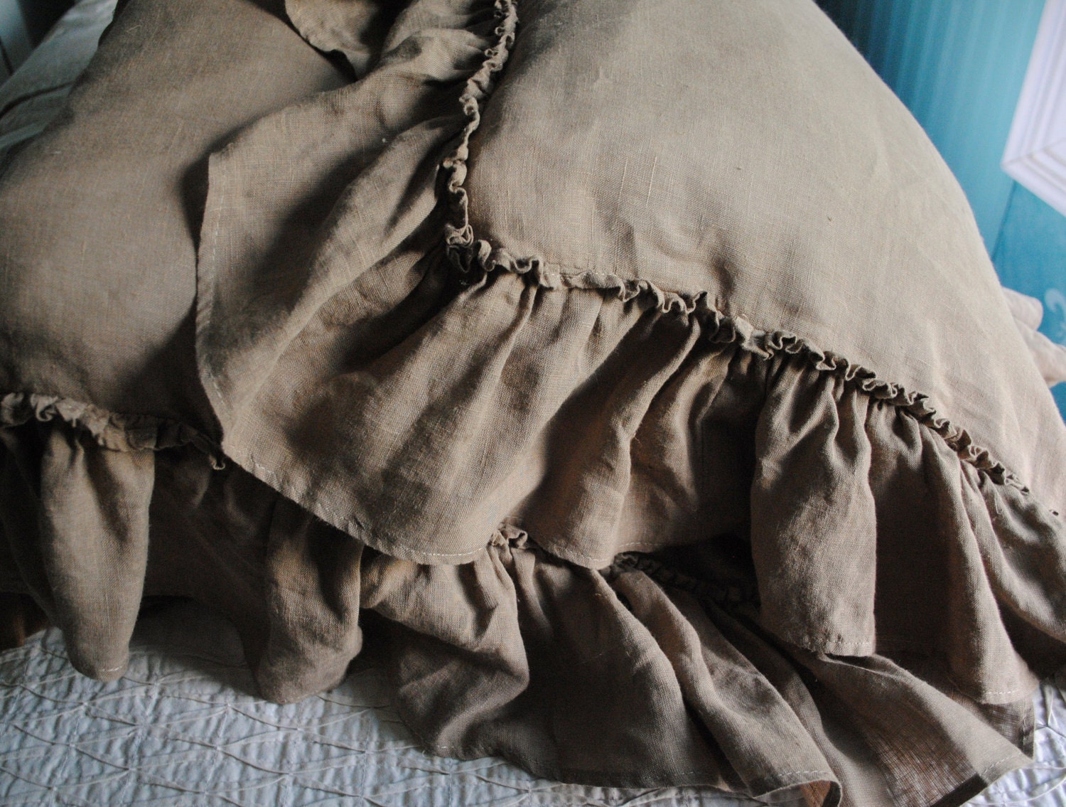 Linen Big Floppy Ruffle Pillow