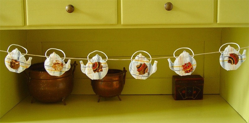 Mini quilted bunting - teapots with autumn leaves