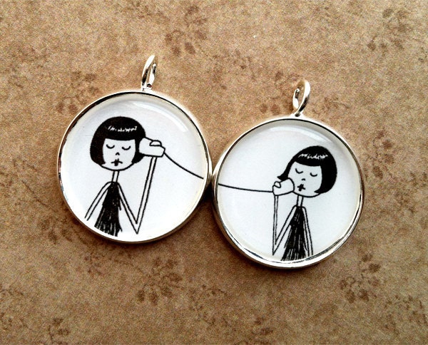 BFF Best Friend pendant set // Eloise and Ramona play telephone