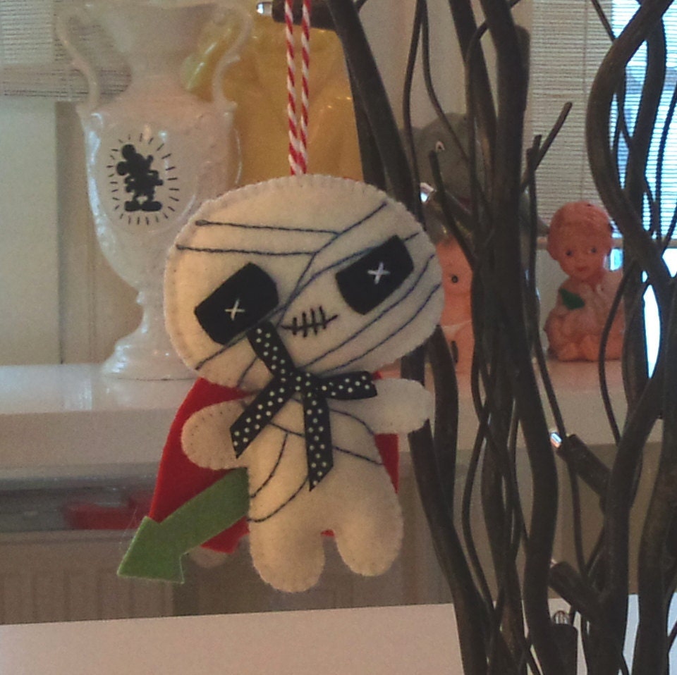 Cute white felt halloween ornament