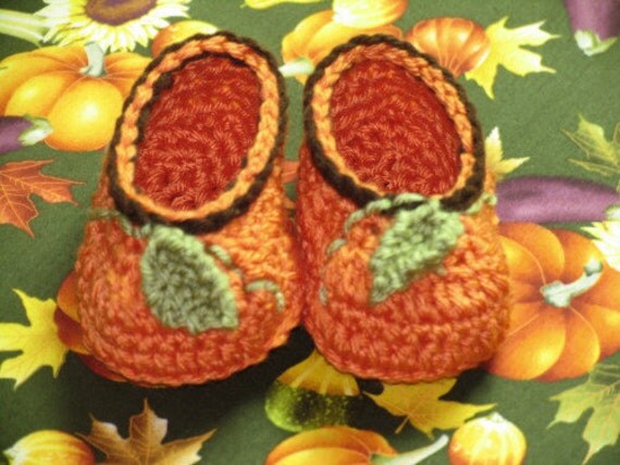 Size: Newborn / Pumpkin Baby Booties