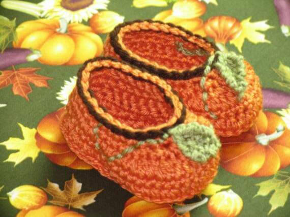 Size: Newborn / Pumpkin Baby Booties