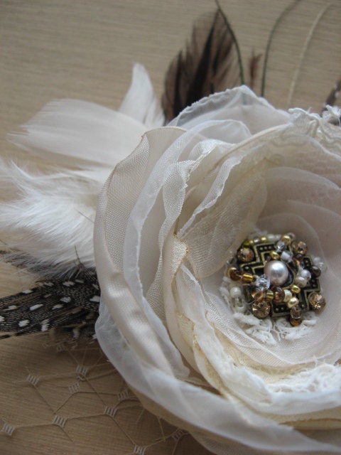 Wedding hairpiece bridal vintage centerpiece woodsy Hair clip mini Flower 