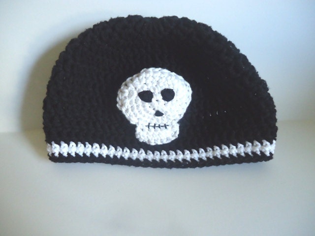 Crochet beanie with skull for boys