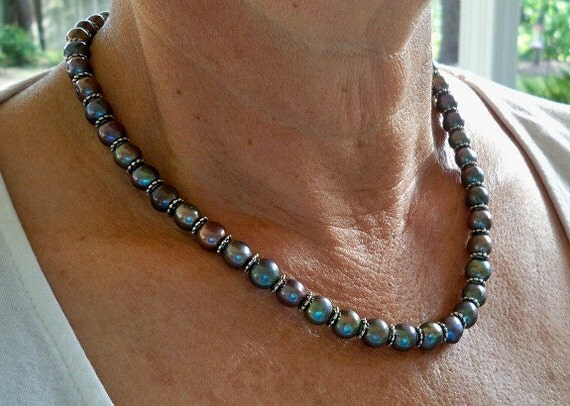 Peacock Pearl Necklace