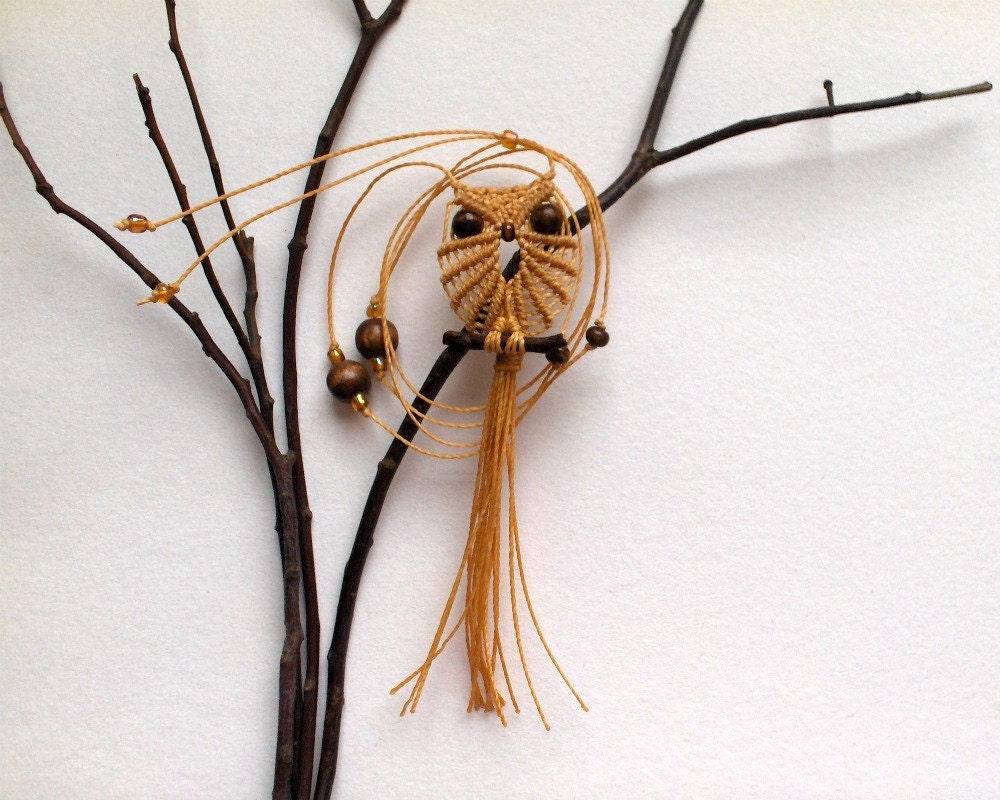 Macrame Owl  Necklace - Beige