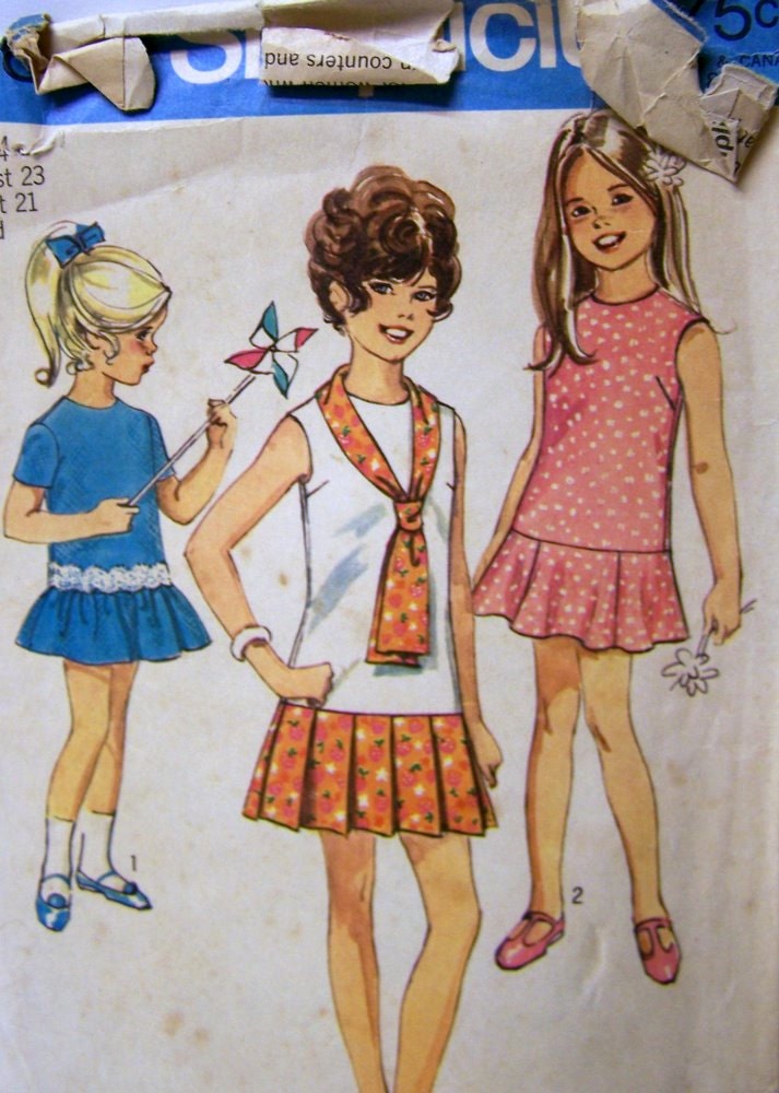 Vintage 70s Girls' Dress Sewing Pattern Simplicity 8864 Size 4 Breast 23 inches