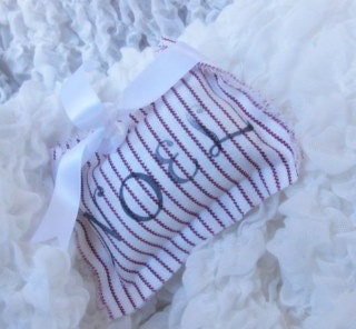 Red and white holiday sachets
