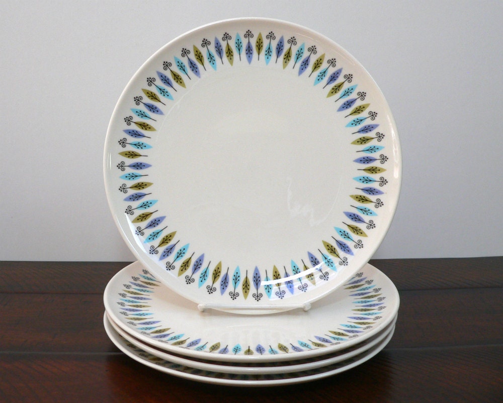 Mid century modern dinner plates set of four Nordic pattern Carefree True China by Syracuse leaves turquoise blue periwinkle purple brown