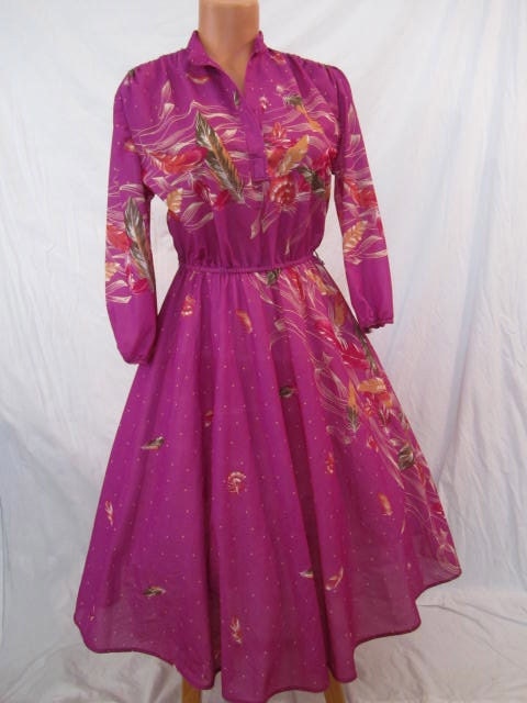 FABULOUS FEATHER PRINT vibrant vintage dress - disco glam - full skirt - sz s m