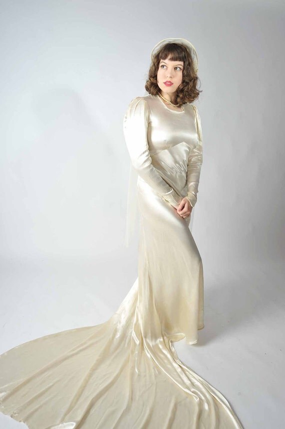 Vintage 1930s Wedding Dress // Bridal Salon at Fab Gabs: The Hollywood Ingenue Bias Cut Gown