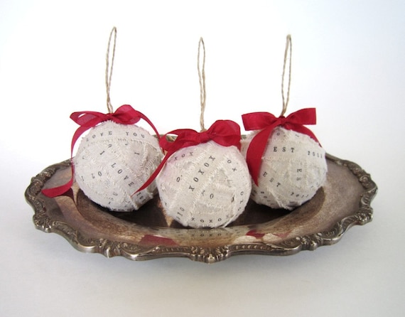 Personalized Christmas Ornaments - set of 3 - Personalize Christmas gift ball ornament white ivory white red bow 1st Christmas decor