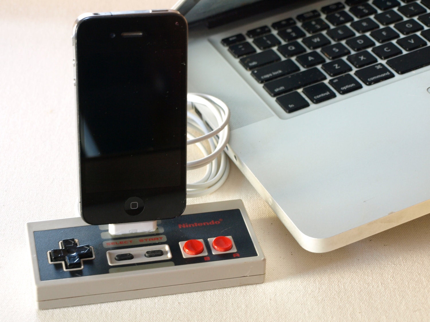 Nintendo Controller iPhone Dock - iPhone 4/4S and 3/3GS