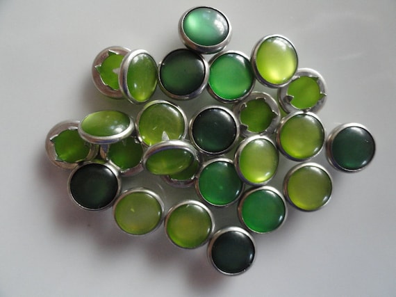 25 Assorted Greens Pearl Snap 4 Part Prong Size 16