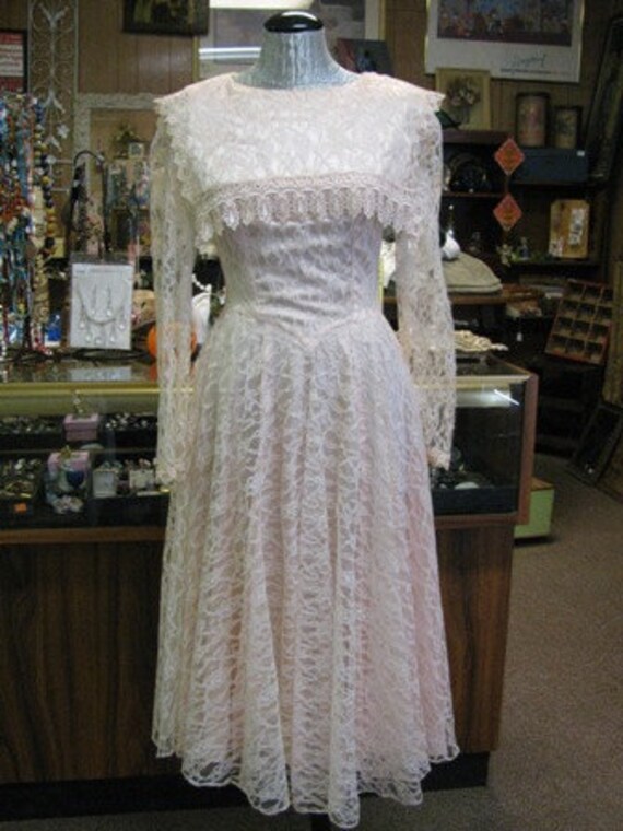 Bridal Peachy Pink Lace Wedding Dress Lace Gunne Sax Style Wedding 