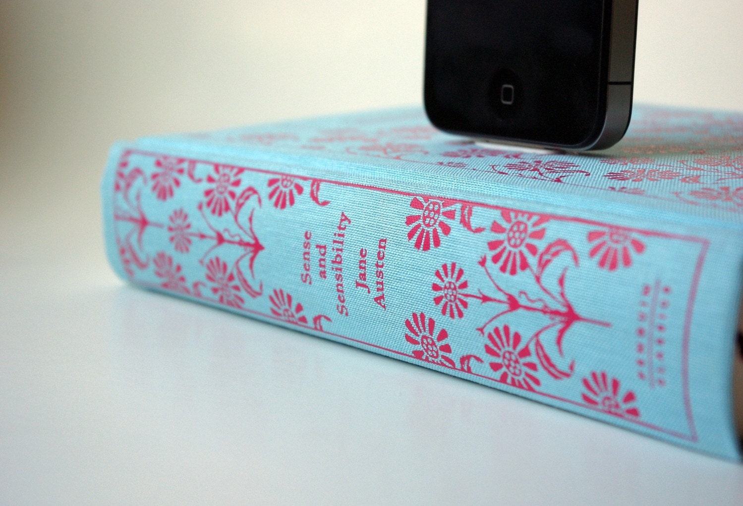 Jane Austen's Sense and Sensibility Book Charging Dock for iPhone and iPod --Christmas Delivery SOLD OUT For All Docks