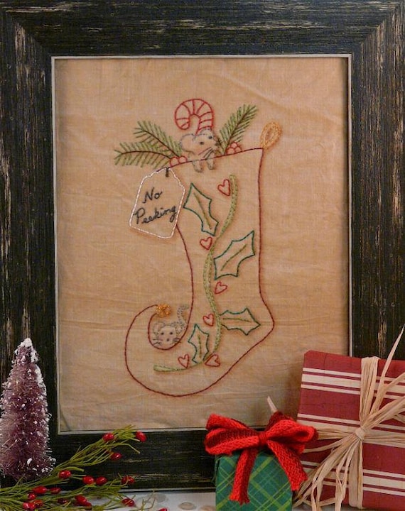 2011 No Peeking Christmas Mouse stocking Stitchery E Pattern - primitive Pdf pillow frame candy cane embroidery