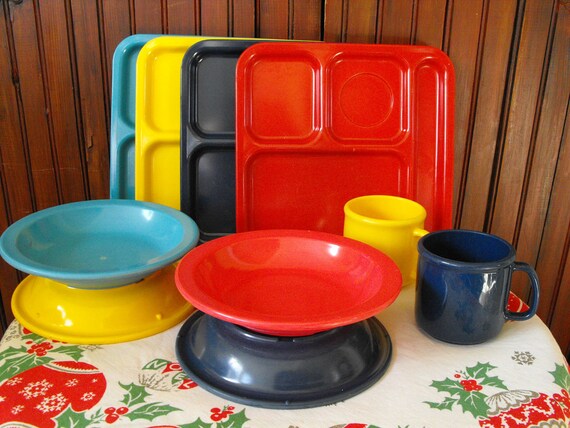 Vintage Texas Ware Melmac Lunch Trays, Dallas Ware Bowls and Cups Primary Colors