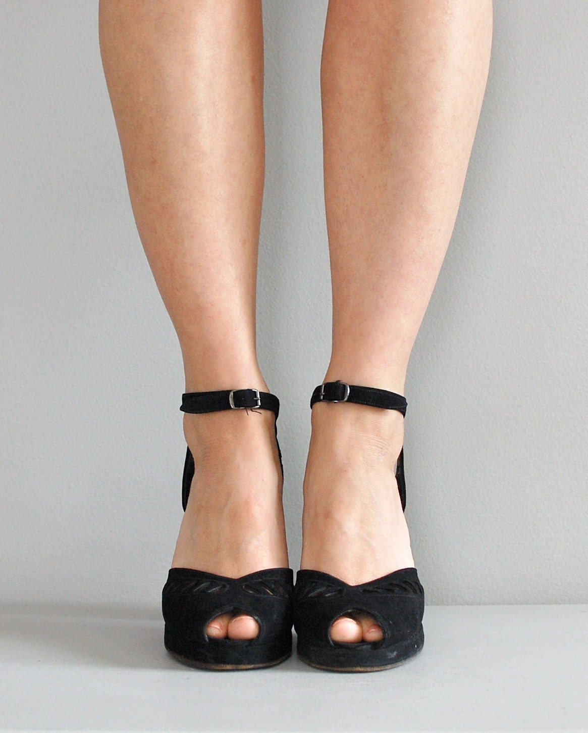 1940s shoes / 40s platforms / Peeptoe Platform Heels