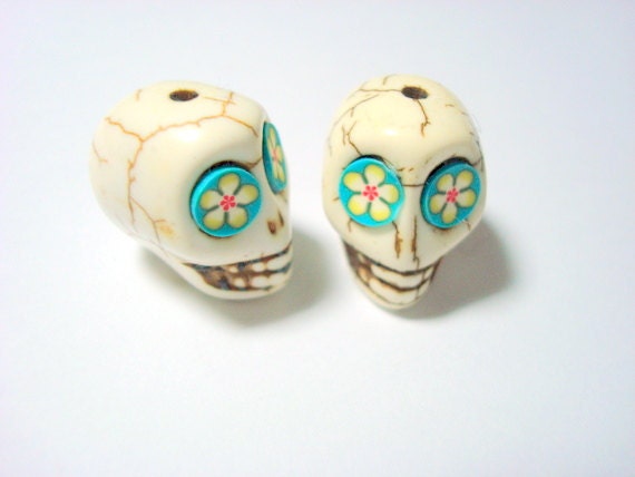 Turquoise Fun Flower Eyes Ivory Howlite Skull Beads