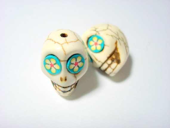 Turquoise Fun Flower Eyes Ivory Howlite Skull Beads