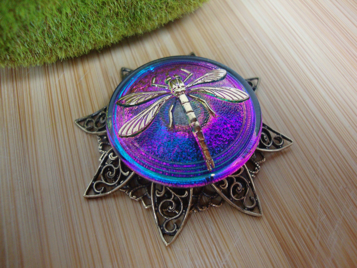 Irridescent Purple Glass Dragonfly Pin/Pendant Preview 1