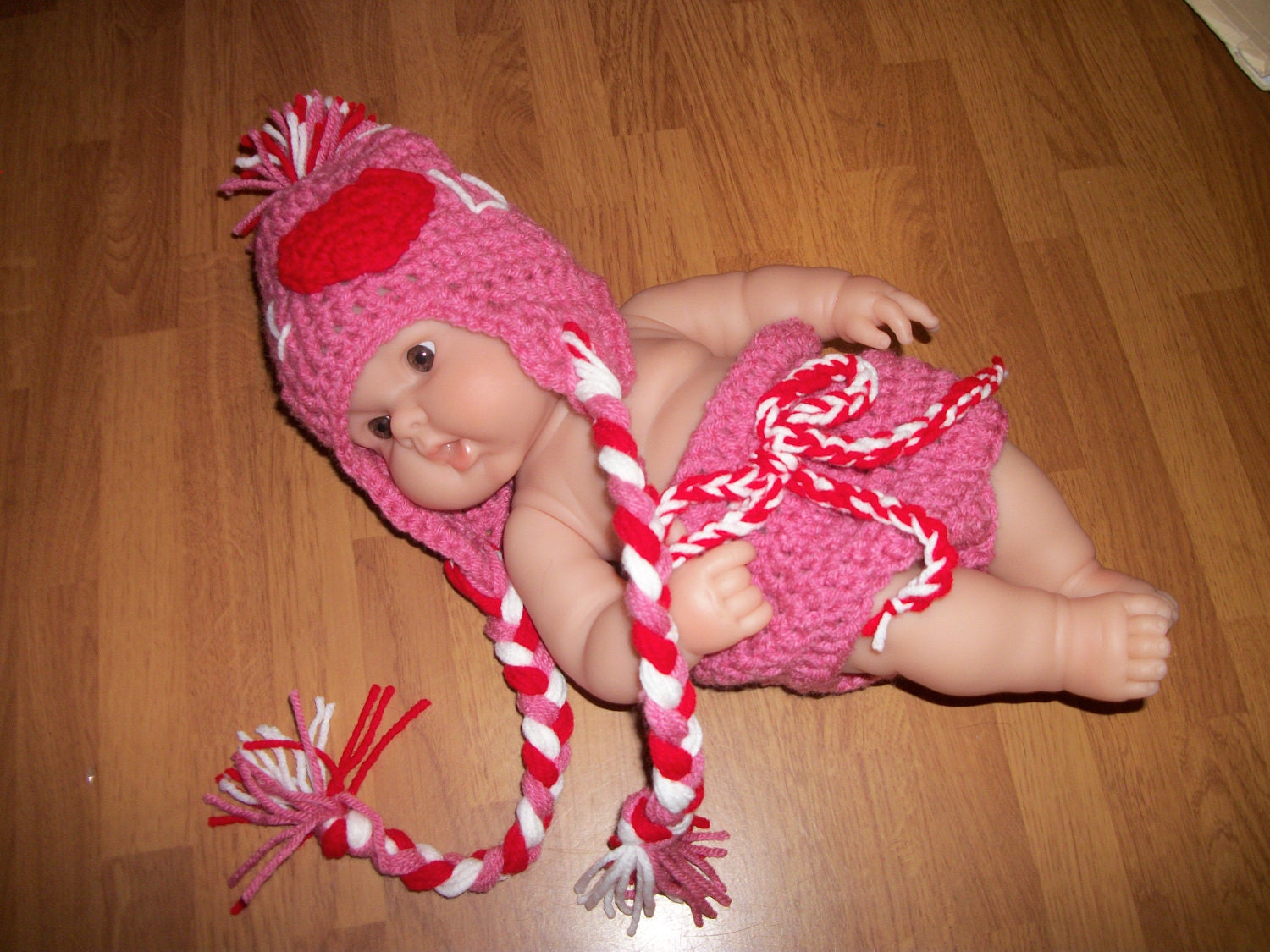6-12 Month Valentine Hat and Diaper Cover Set - Photo Prop - I Heart You