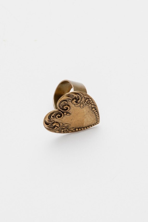 VINTAGE BUTTON Ring Gold VICTORIAN Boho Large Embossed Floral Metal Heart Jewelry