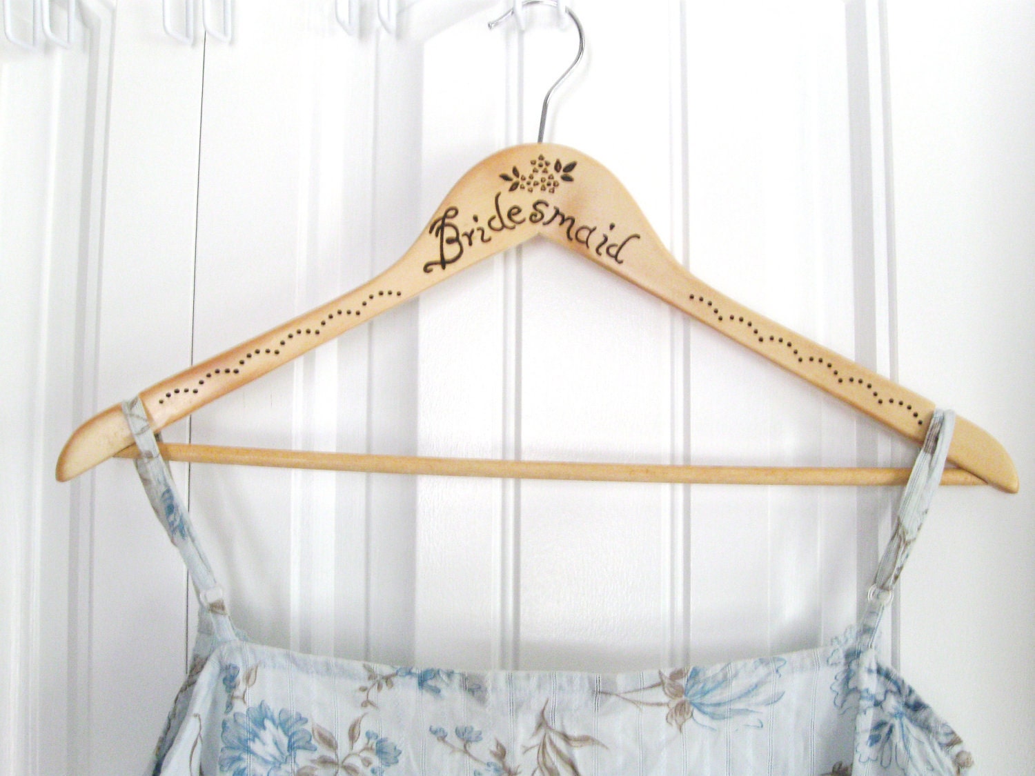 Personalized Bridal Hanger. Wedding accessories. Bridesmaid Rustic Wedding Hanger.